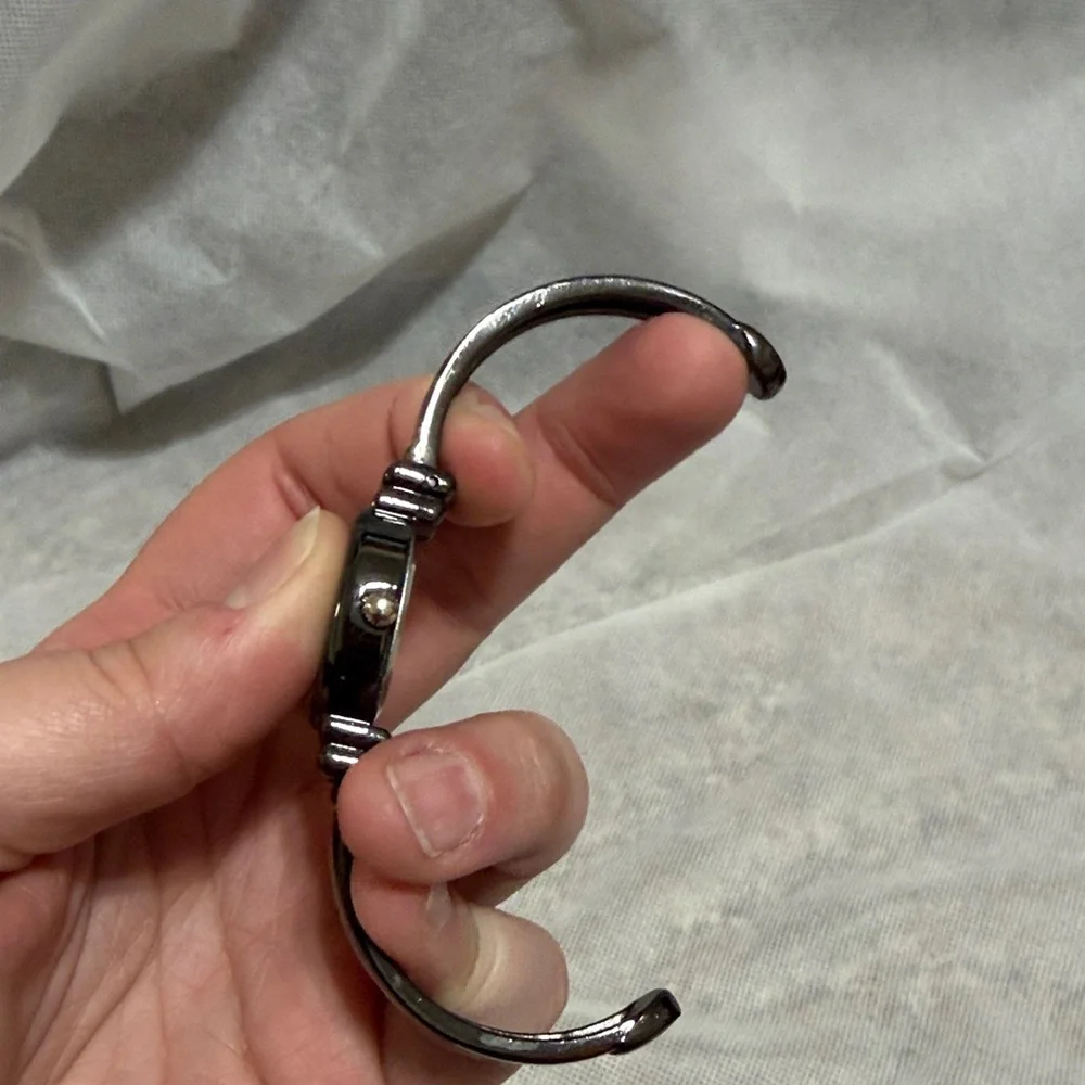 Geneva Black Oval Smartwatch blackish gray‎ works water resistant